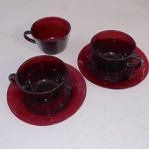 ⭐️Vintage Anchor Hocking Ruby Red 3 Cups and 2 Saucers